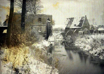 雪に覆われた城の損傷した水車小屋、ショーヌ、ソンム、フランス、1917年（オートクローム）